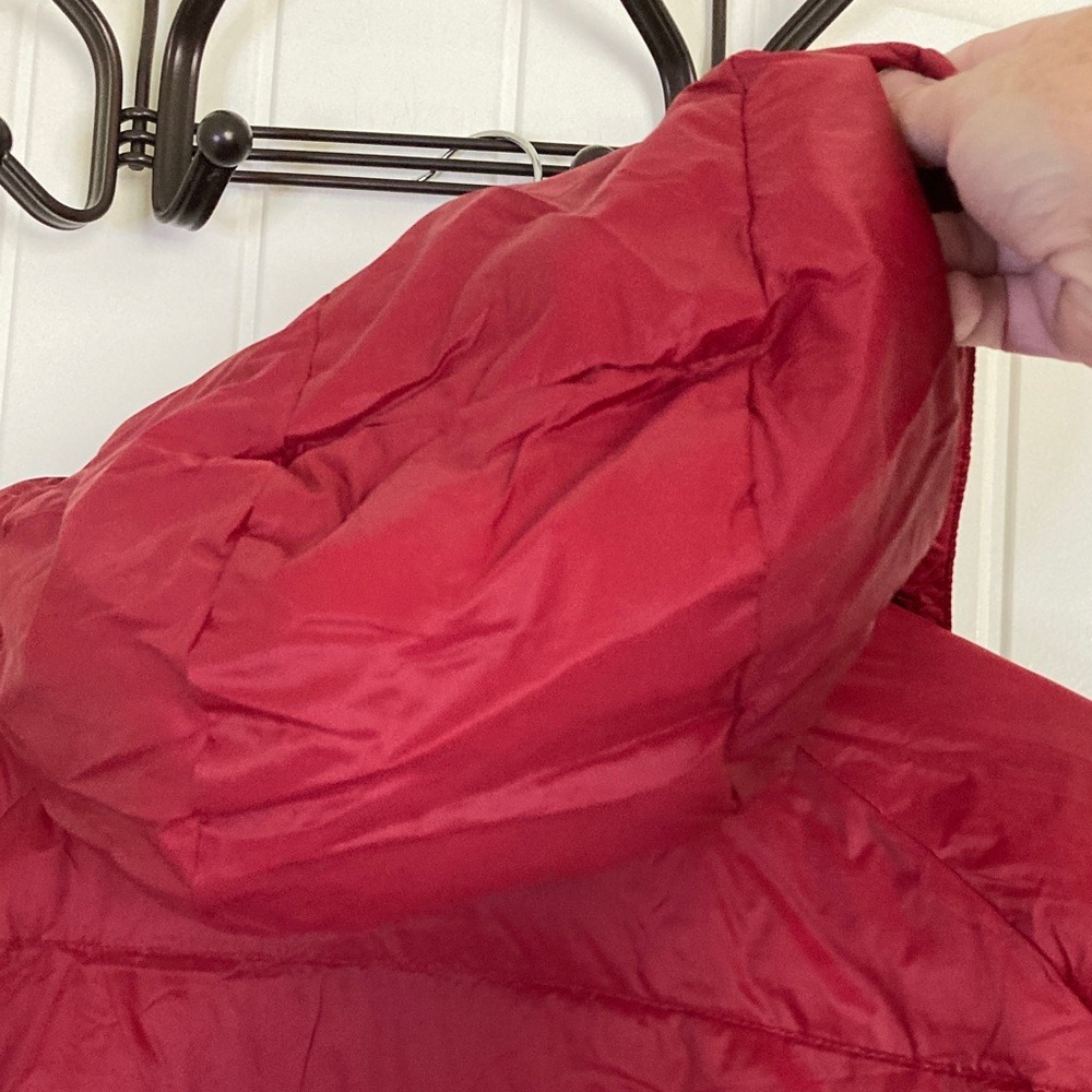 Calvin Klein Womens Cherry Red Quilted Packable Down Jacket Size M Hooded Winter - Picture 13 of 13
